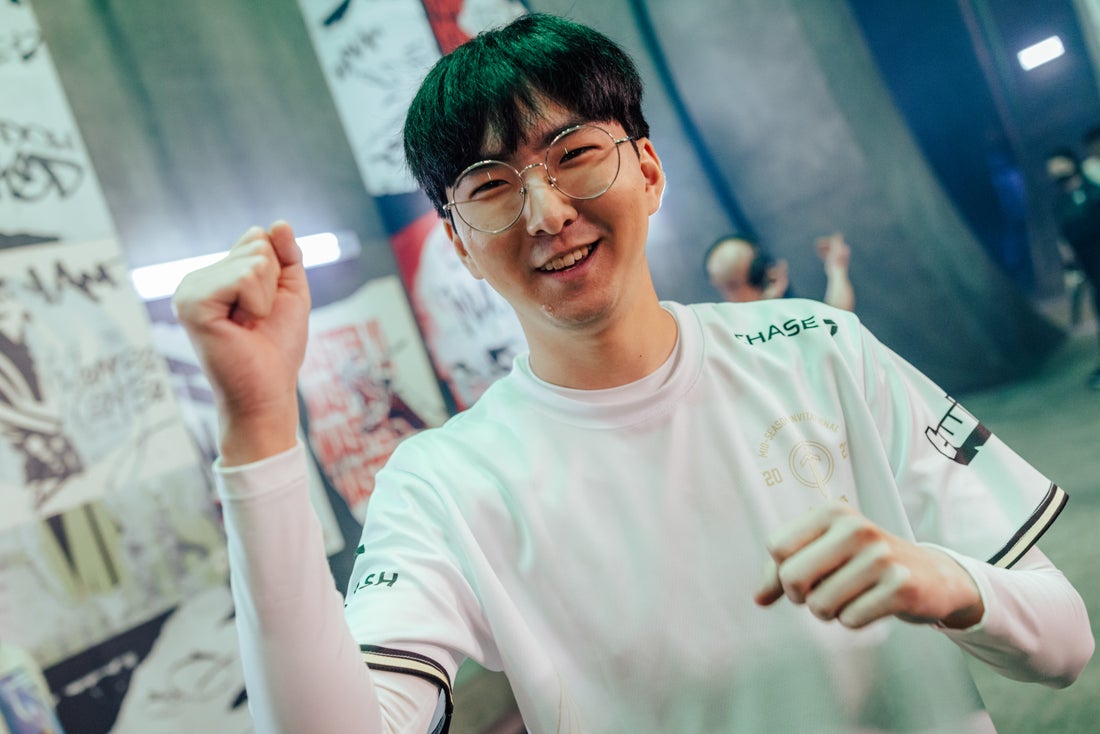 她不仅夺得 她不仅夺得