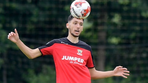 经历暗示了 经历暗示了